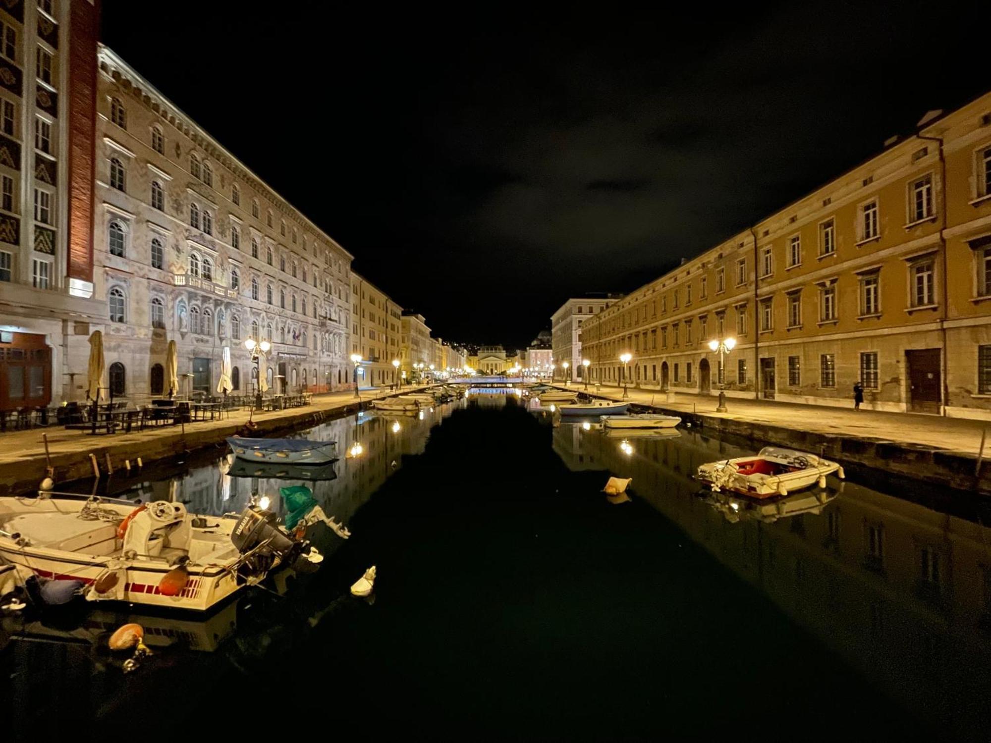 Apartmán Le Vie Del Vento - Garibaldi Terst Exteriér fotografie